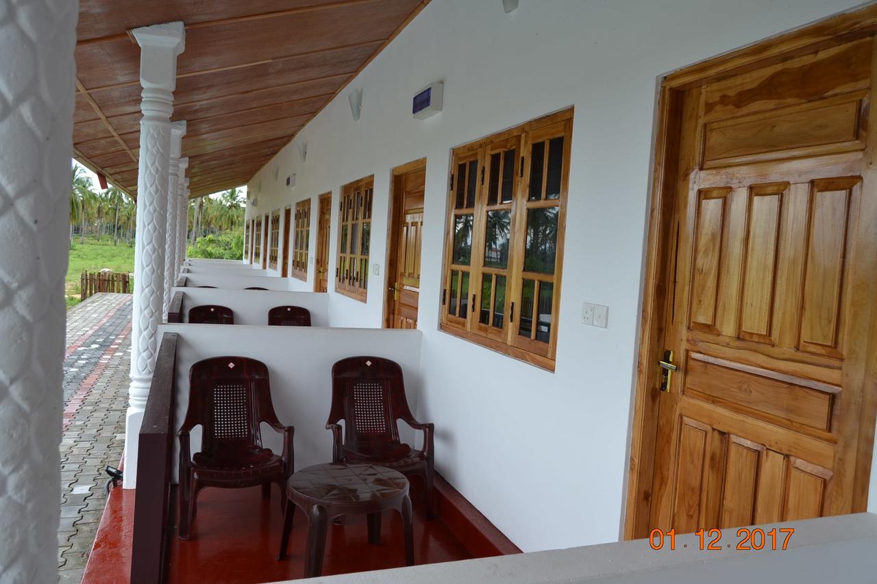 Shan Guest And Restaurant Nilaveli Exterior photo
